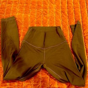 EEUC Lululemon align leggings size 4!